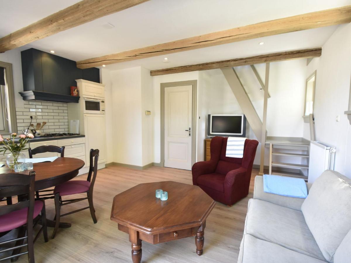 Alluring Apartment in Sint Maartensbrug with Garden Buitenkant foto