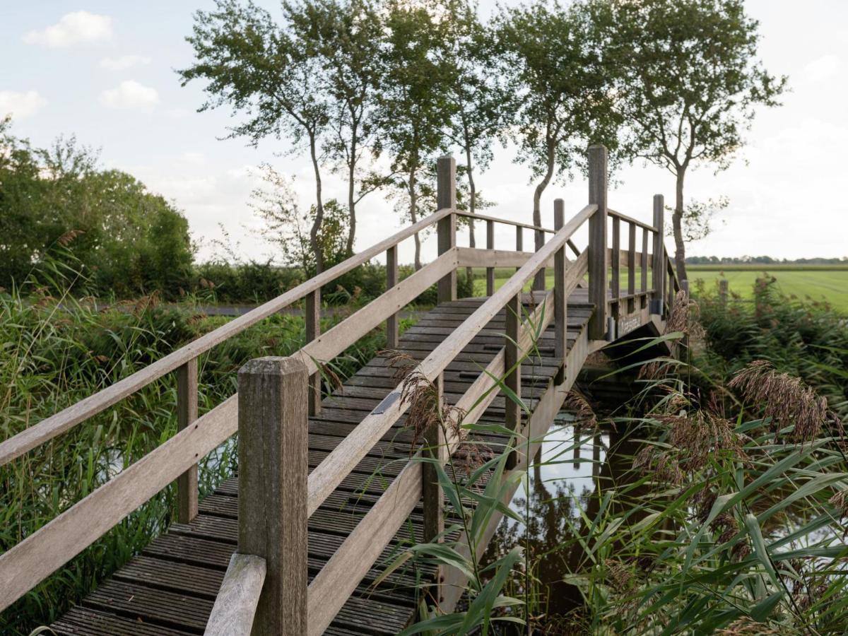 Alluring Apartment in Sint Maartensbrug with Garden Buitenkant foto